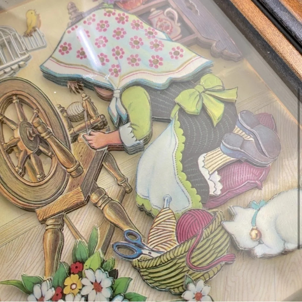 Vintage Teri-Tots Spinning Wheel Paper Tole 3D Art - Picture 3 of 8